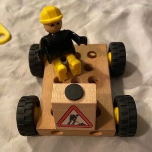 Brio Construction Set ~ 90+ pieces ~ builders